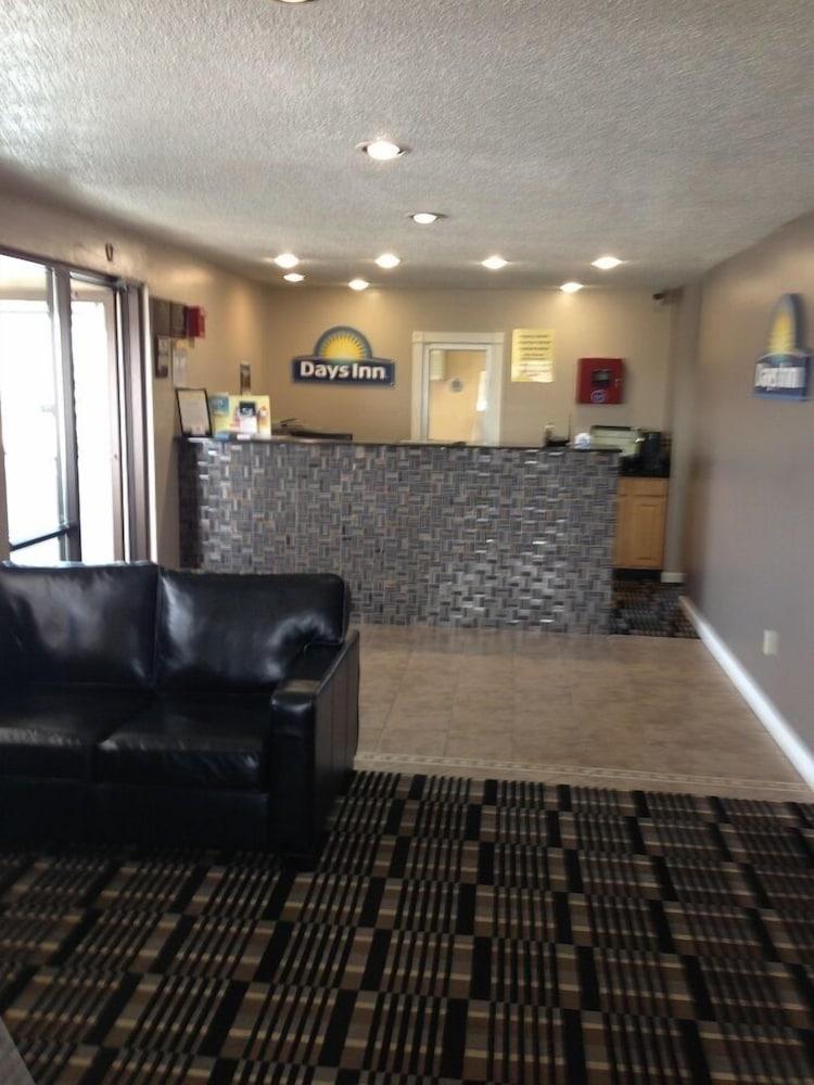 Days Inn by Wyndham Cloverdale Greencastle photo 20