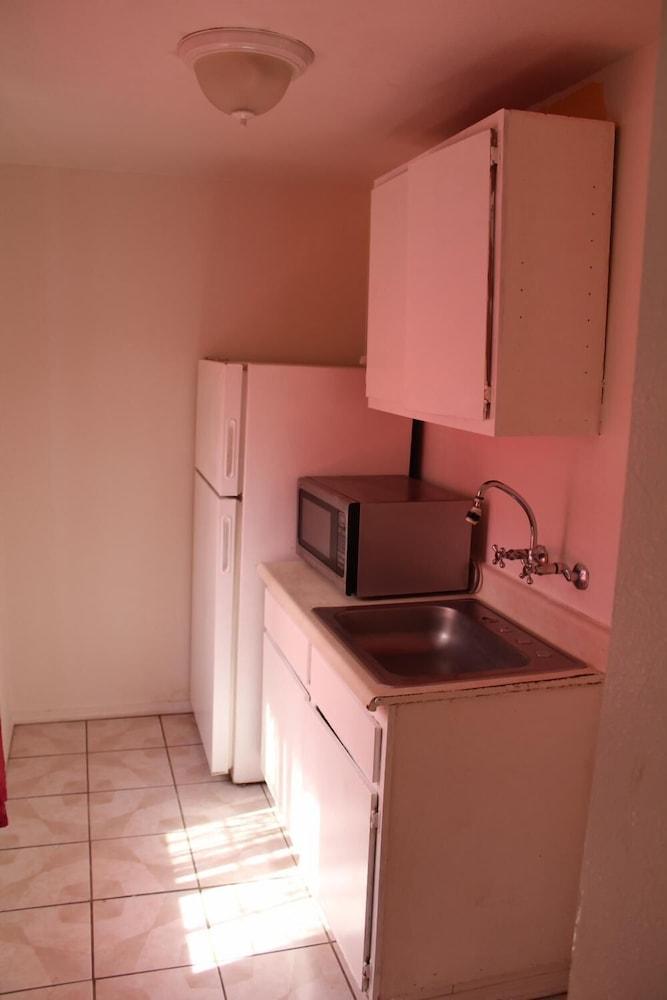 Oceanside Inn and Suites photo 26
