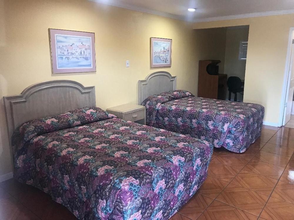 Economy Inn Antioch photo 9