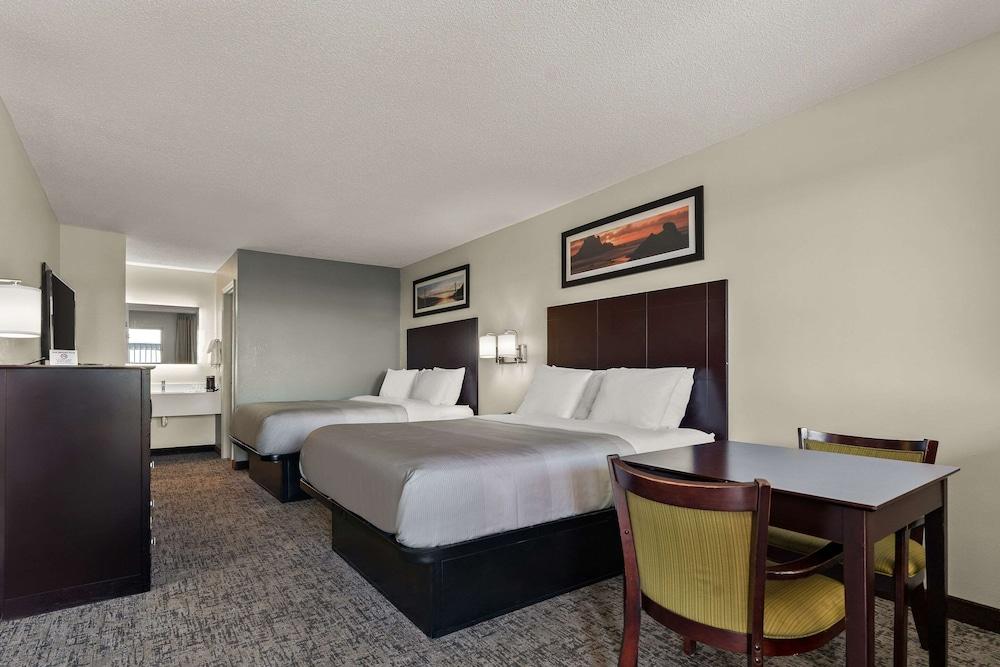 Quality Inn & Suites Dublin photo 16