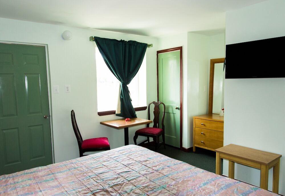 Bay Point Inn photo 3