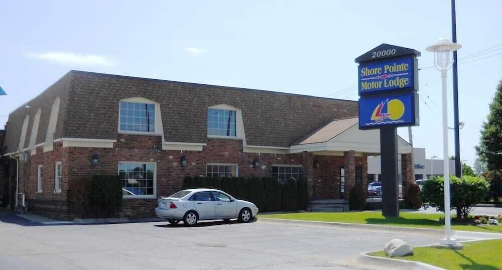 Shore Pointe Motor Lodge of St Clair Shores photo 1