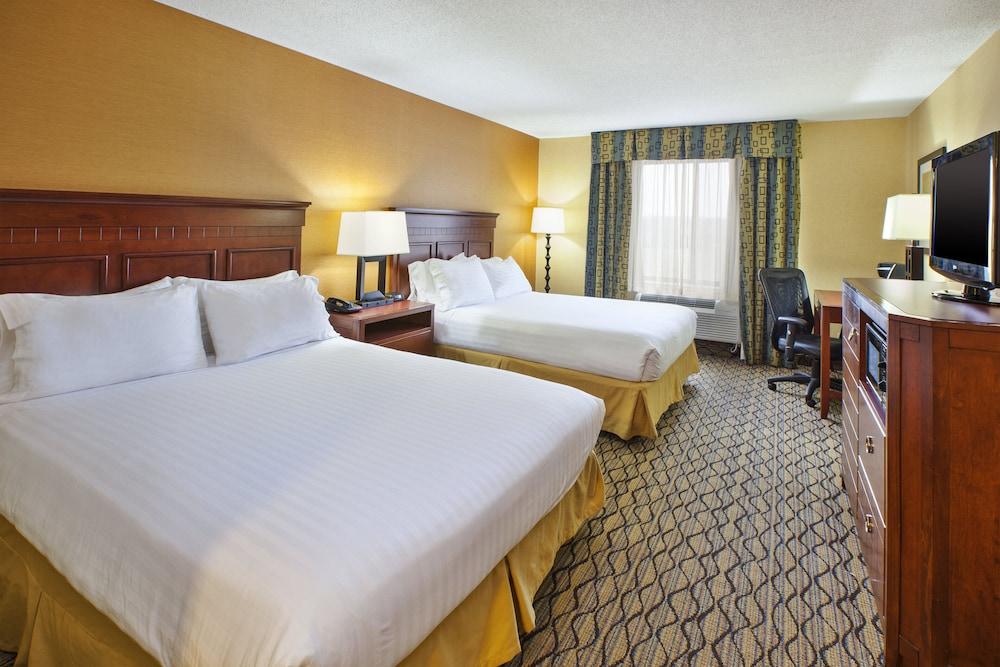 Holiday Inn Express Hotel & Suites Belleville by IHG photo 88