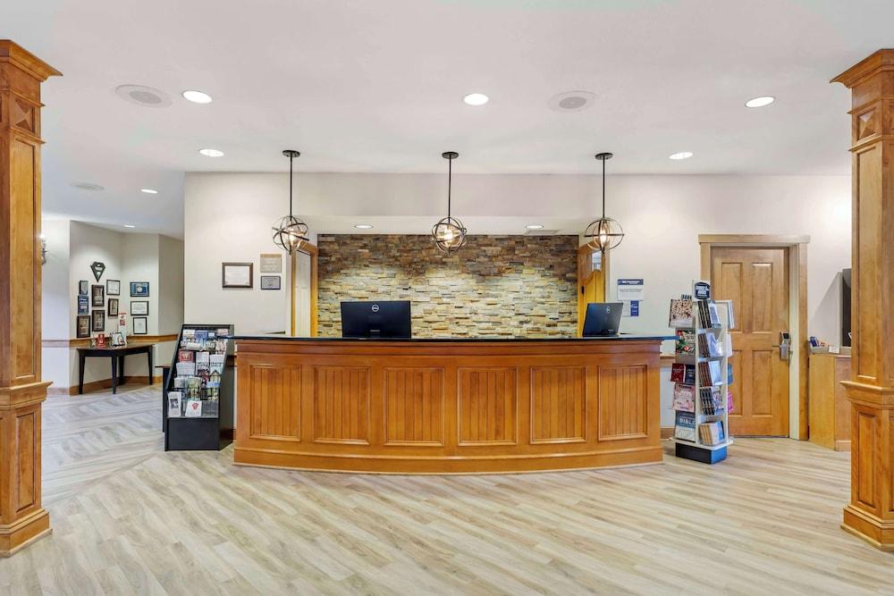 Best Western Plus Dutch Haus Inn and Suites photo 11