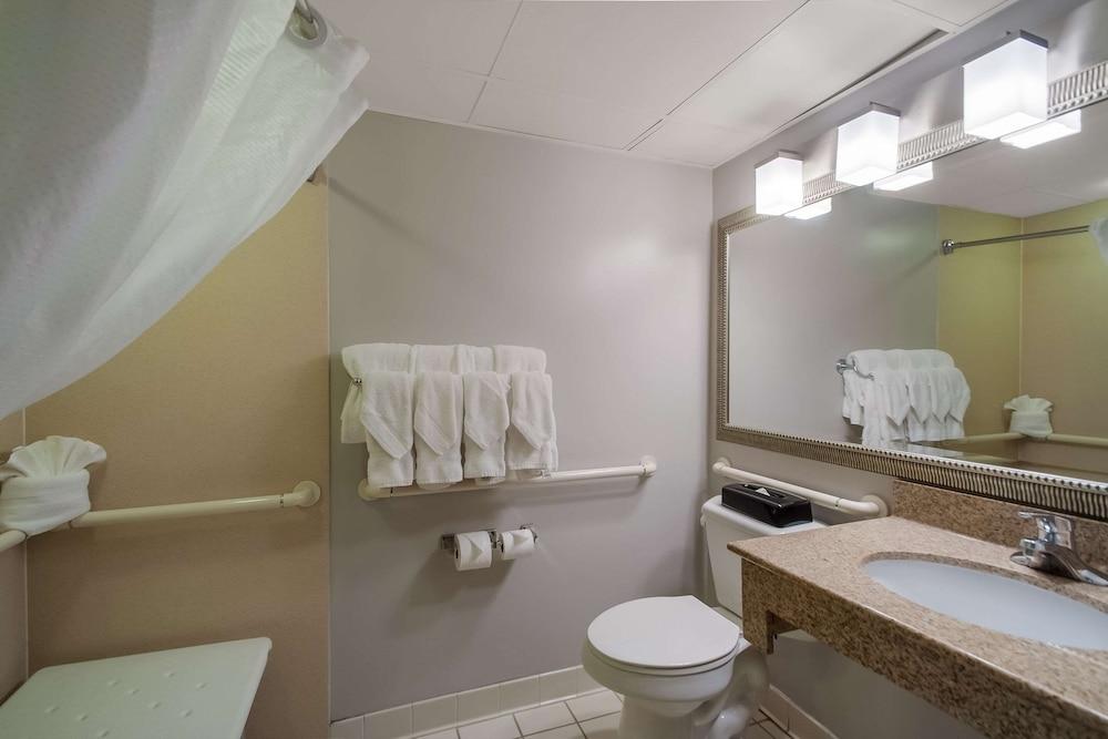 Country Inn & Suites by Radisson, Fredericksburg South (I-95), VA photo 23
