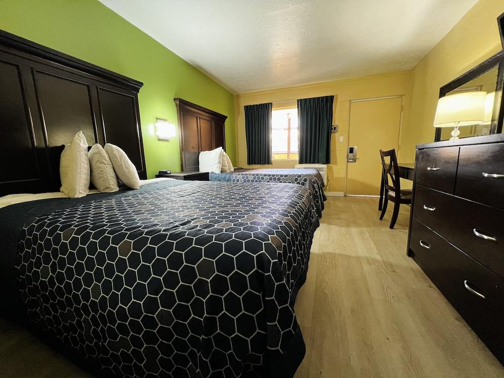 Cedar Lodge photo 21