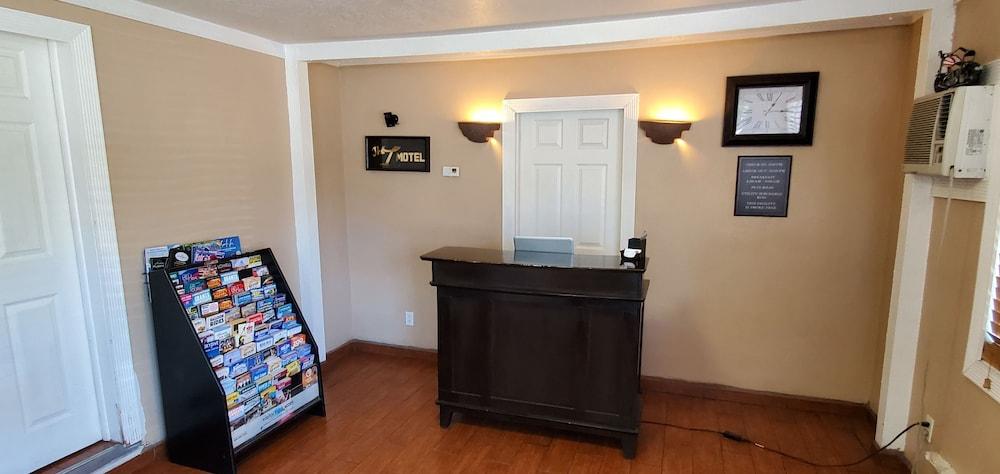 The L Motel photo 2