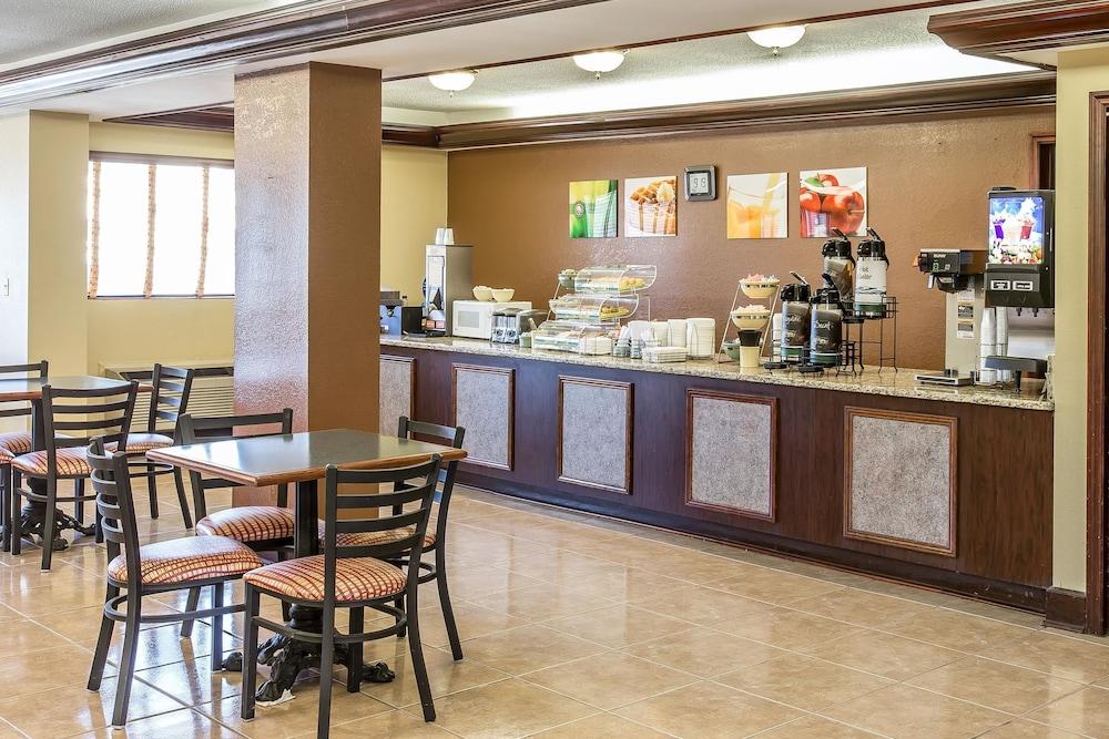 Quality Inn & Suites Macon North photo 26