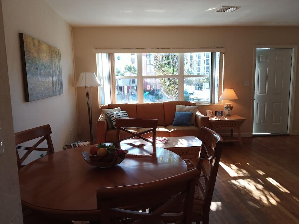 Swashbuckler Motel photo 46