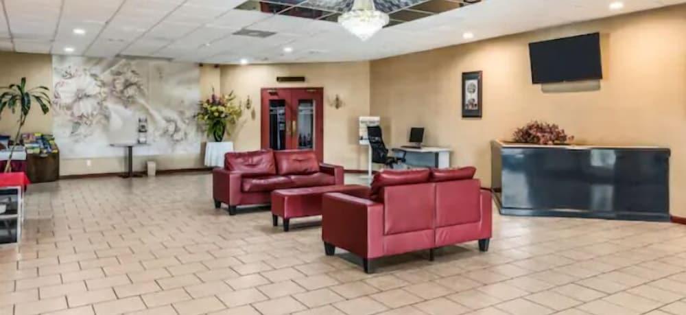 Red Carpet Inn Hazleton — hotel in Hazleton