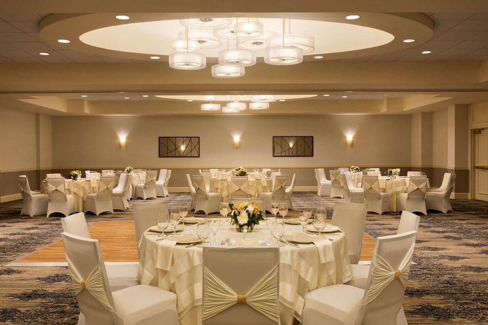 Embassy Suites by Hilton Boston Waltham photo 9