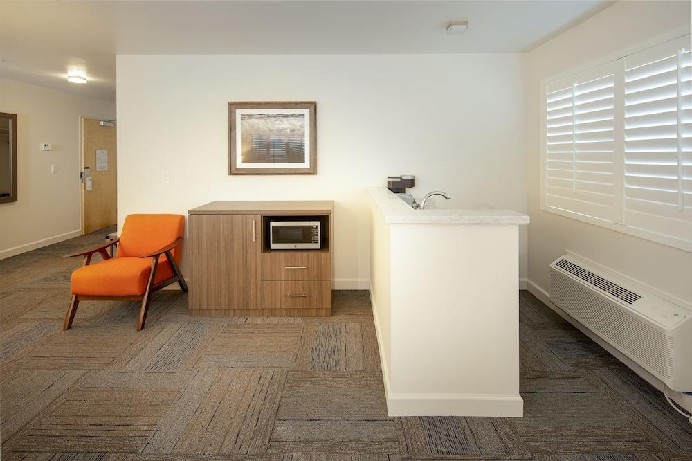 Inn At Moss Landing Point photo 49