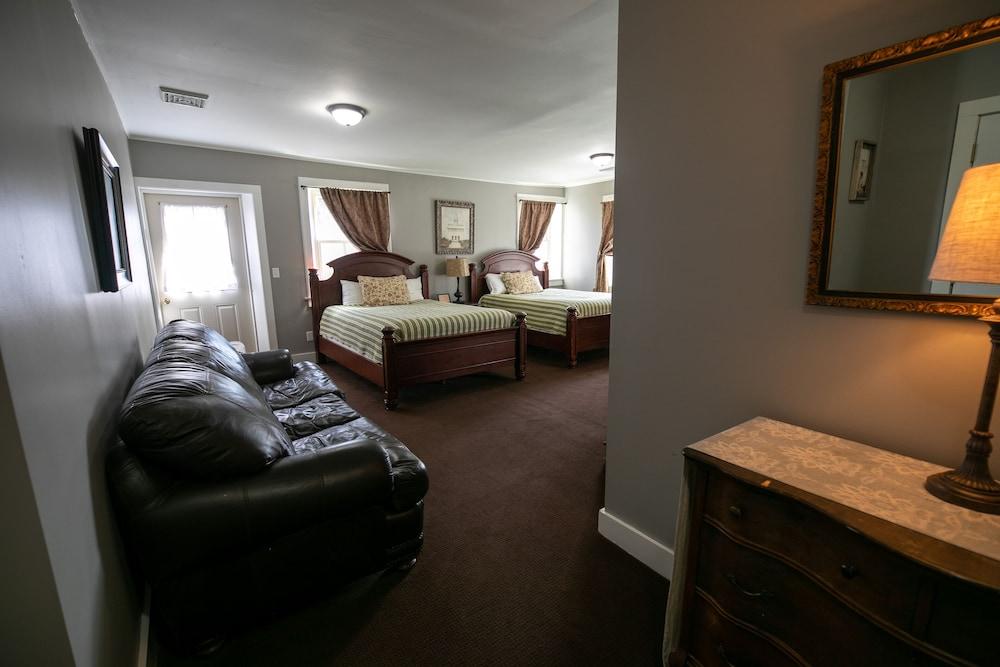 Nauvoo Temple House Hotel photo 43