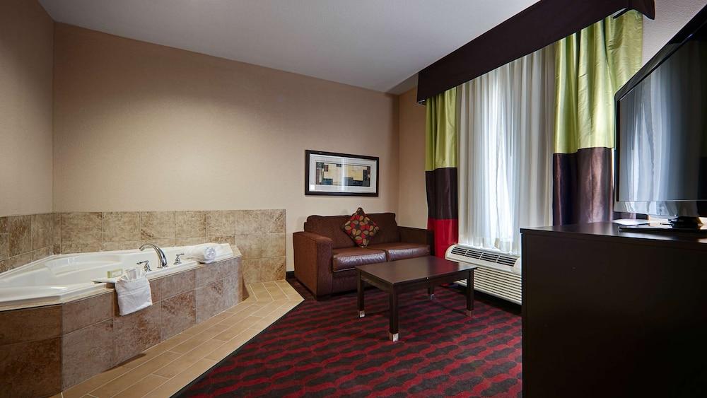 Best Western Plus Cushing Inn & Suites photo 3