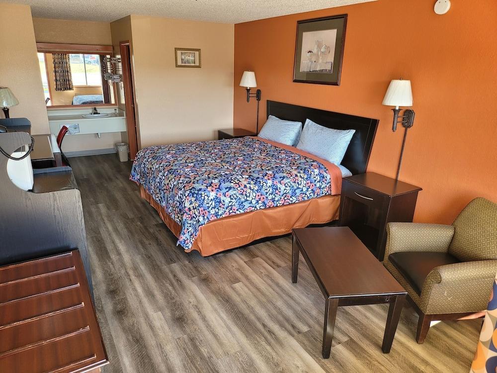 Budget Host Inn Eastland photo 31