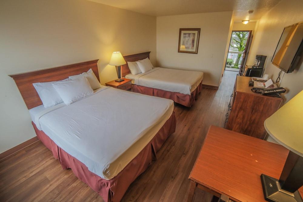 Sunnyside Inn & Suites photo 37