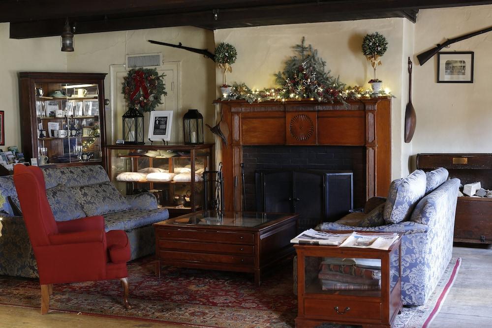 Delamater Inn photo 2