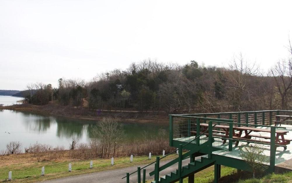 Tanglewood Lodge photo 2