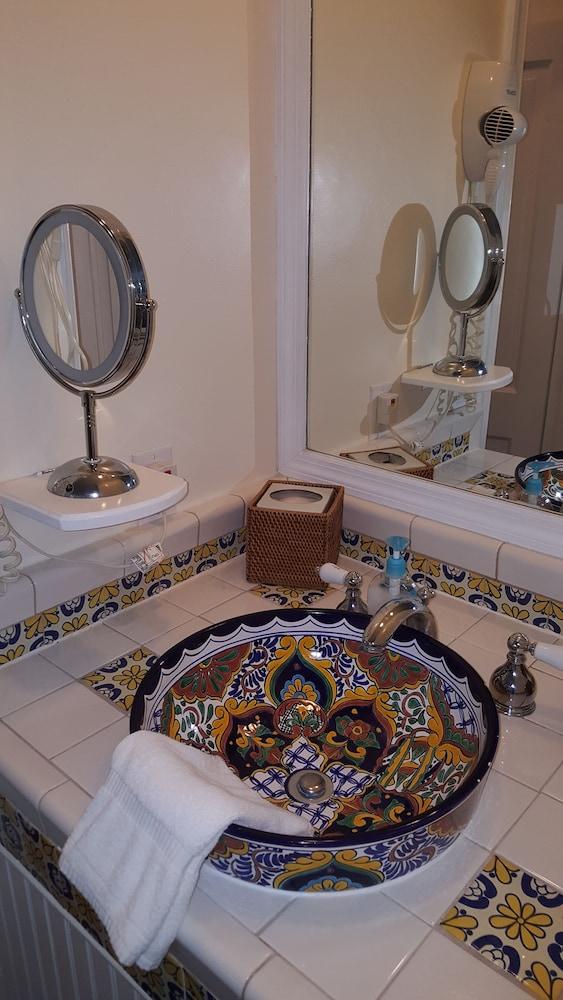The Caribbean Court Boutique Hotel photo 86