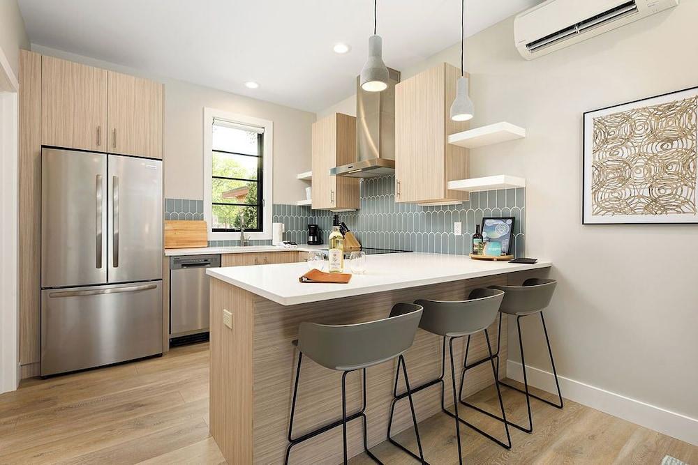 Hamilton Place photo 53