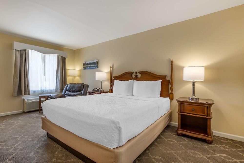 Best Western Plus Santee Inn photo 17