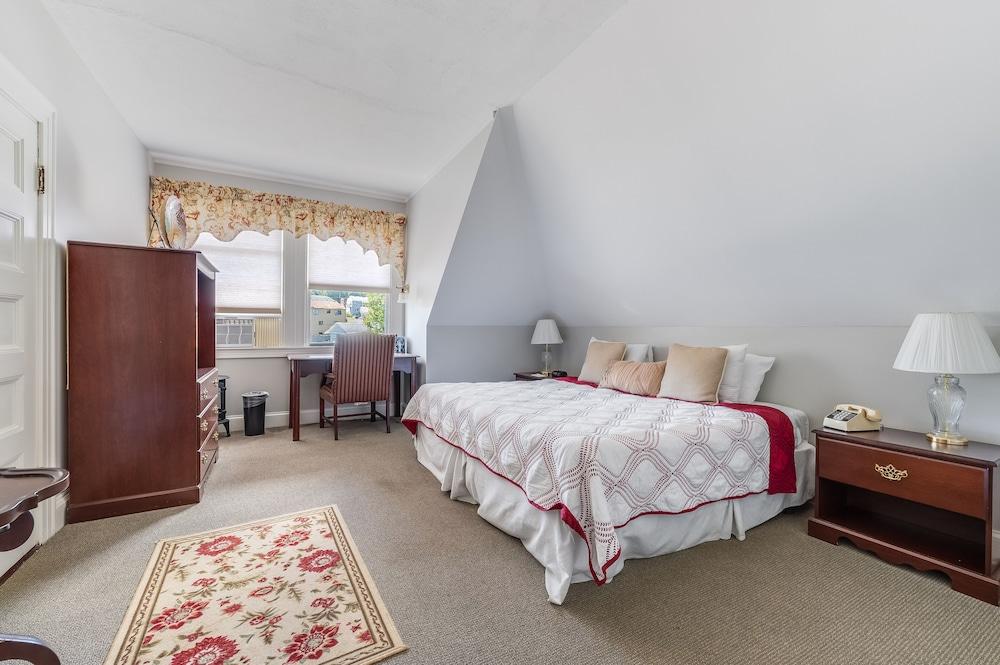Castle Manor Inn photo 21