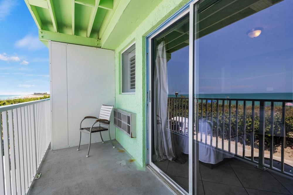 Oceanfront Inn photo 7