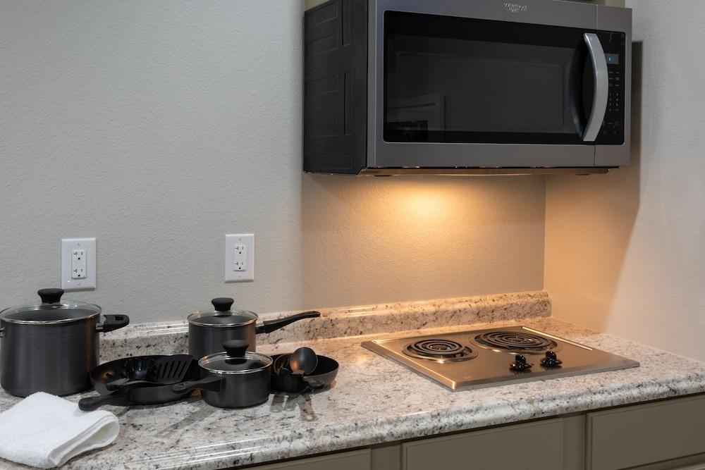 Budget Inn & Suites photo 29