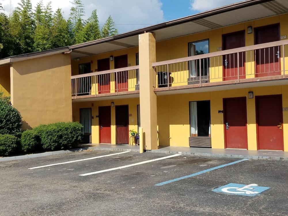 Quality Inn Newberry photo 42