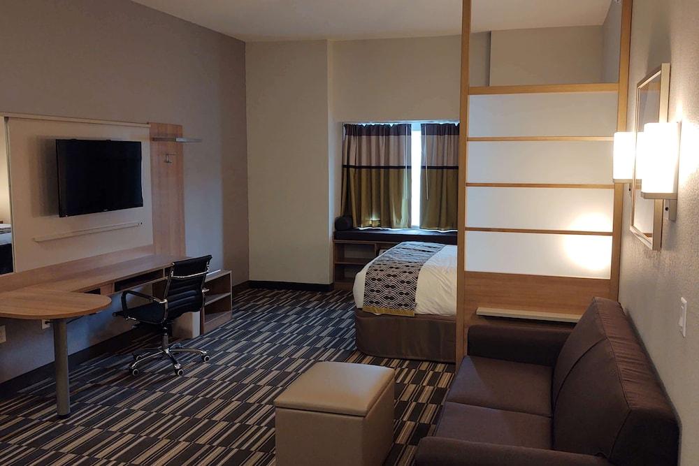 Microtel Inn & Suites by Wyndham Liberty/NE Kansas City Area photo 7