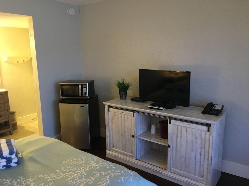 Bonita Beach Inn and Suites photo 17