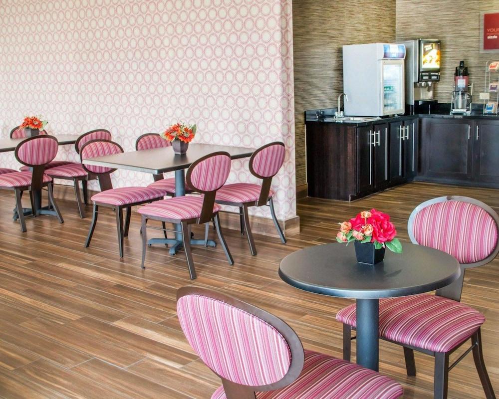 Comfort Inn & Suites San Marcos near Outlet Mall photo 22
