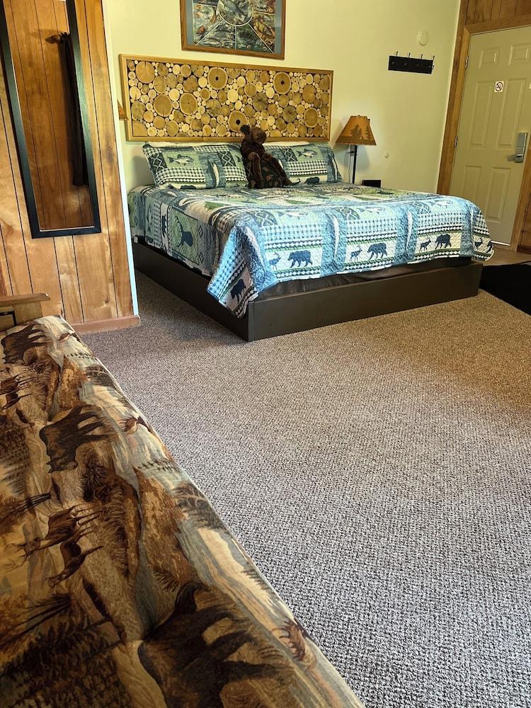 Red Moose Lodge photo 22