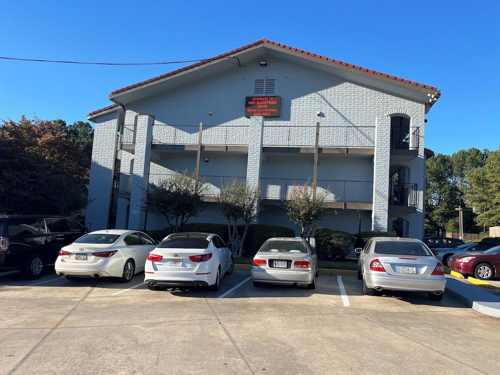 Guest Inn & Suites photo 18