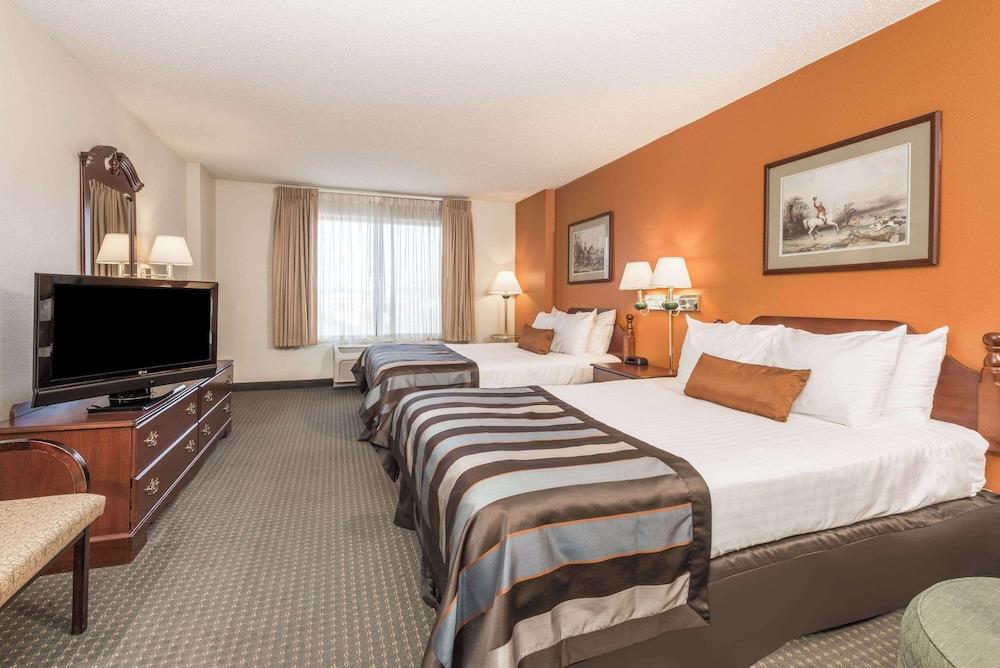 Wingate by Wyndham Indianapolis Airport-Rockville Rd. photo 18