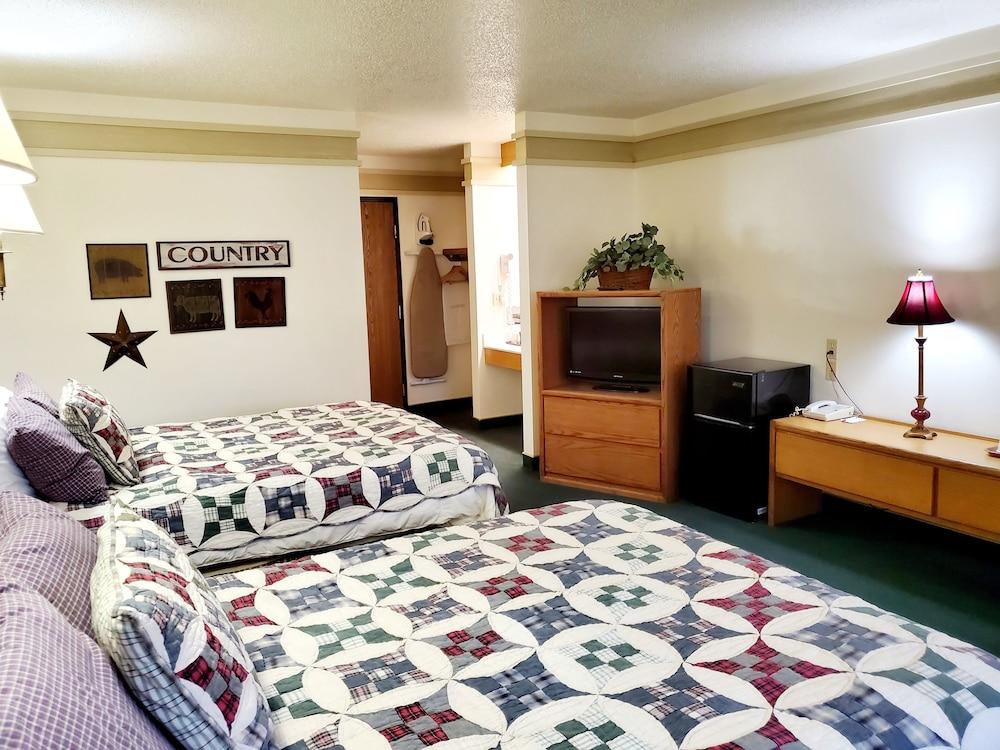 Covered Wagon Motel photo 55