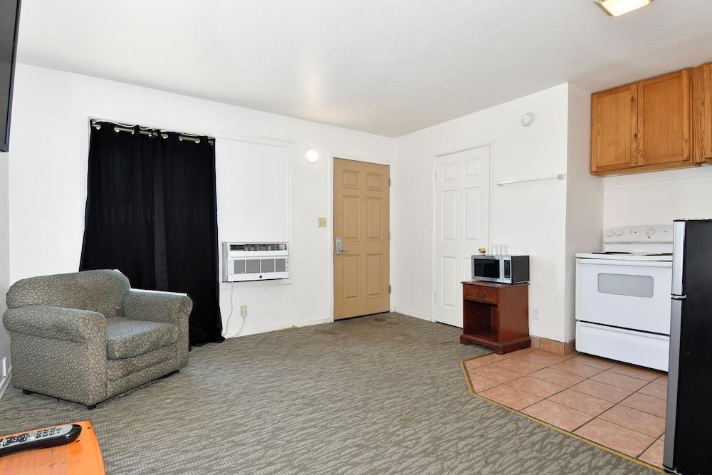 Budget Motel photo 14