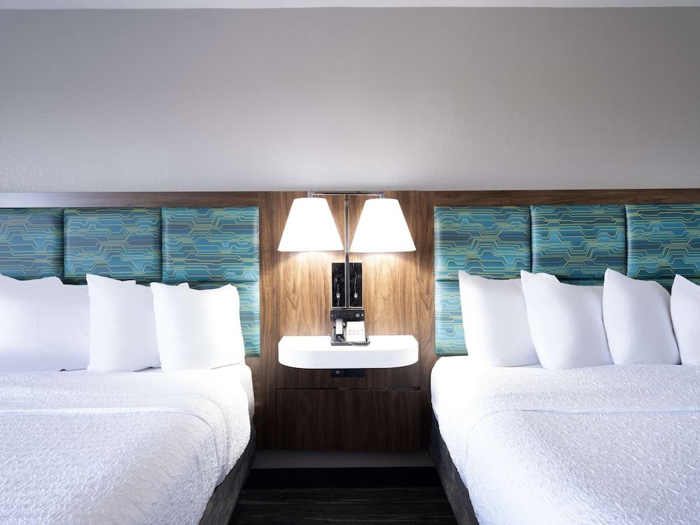 Hampton Inn Peachtree Corners Norcross photo 8