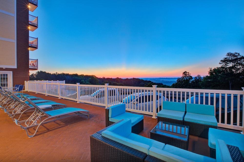 Holiday Inn Express & Suites Petoskey by IHG photo 55
