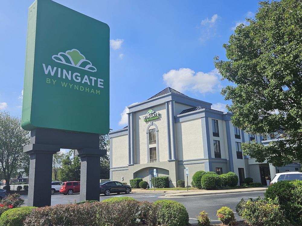 Wingate by Wyndham Greensboro/Coliseum photo 1