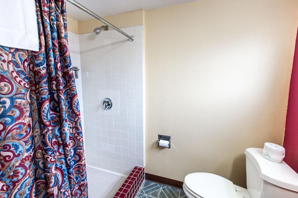 Autzen Inn photo 11