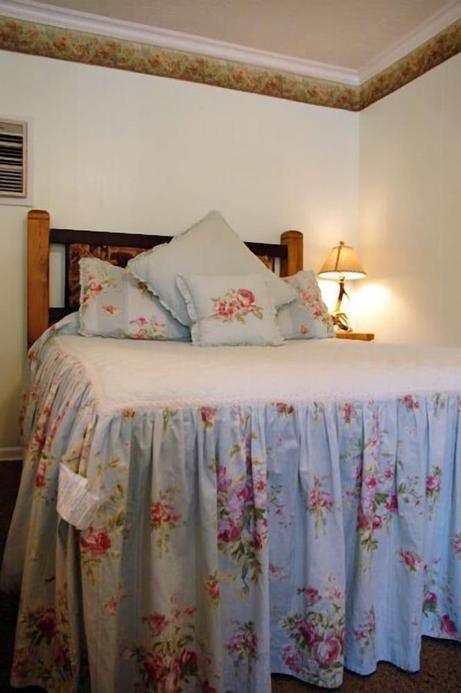 The Homestead Inn photo 39