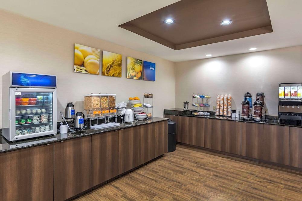 Comfort Suites South Park photo 49