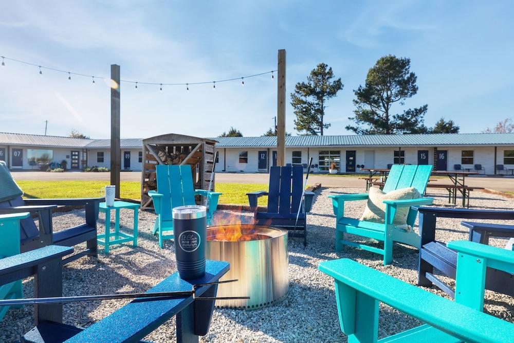 St. Clair Motor Lodge photo 17