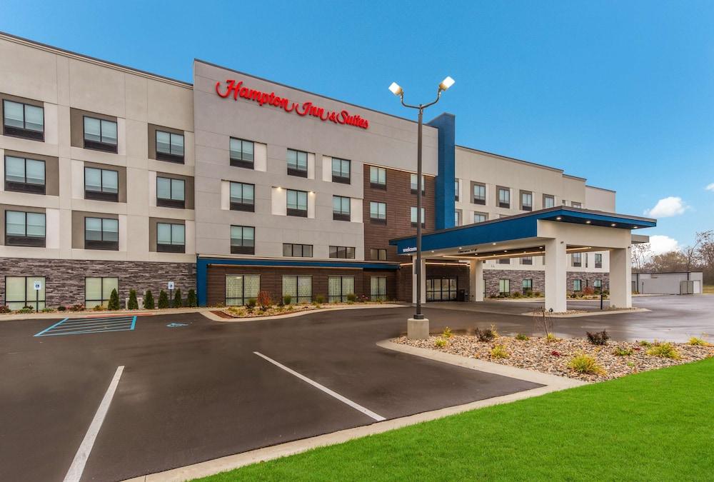 Hampton Inn & Suites Benton Harbor photo 42
