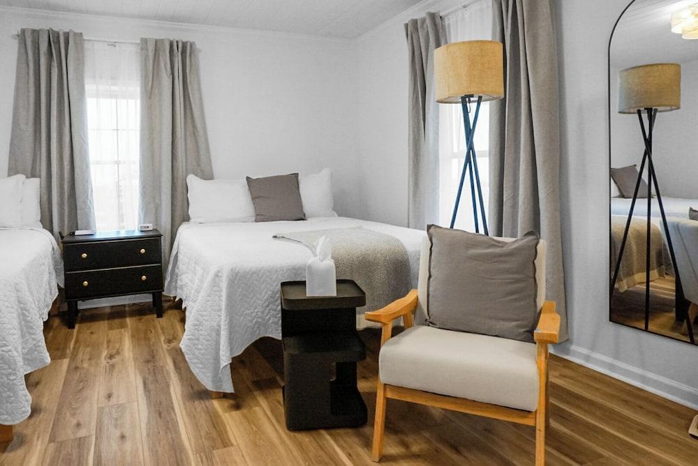 Boardwalk Inn photo 59