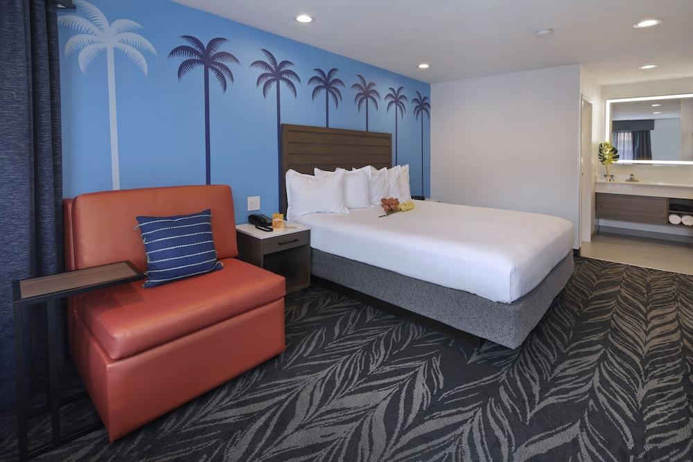 Tropicana Inn and Suites photo 7