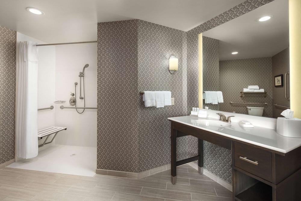 Homewood Suites by Hilton Teaneck Glenpointe photo 33