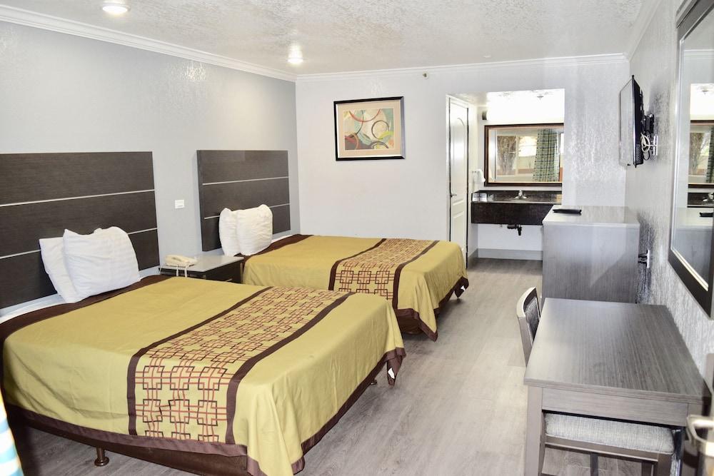 Budget Inn La Puente photo 46