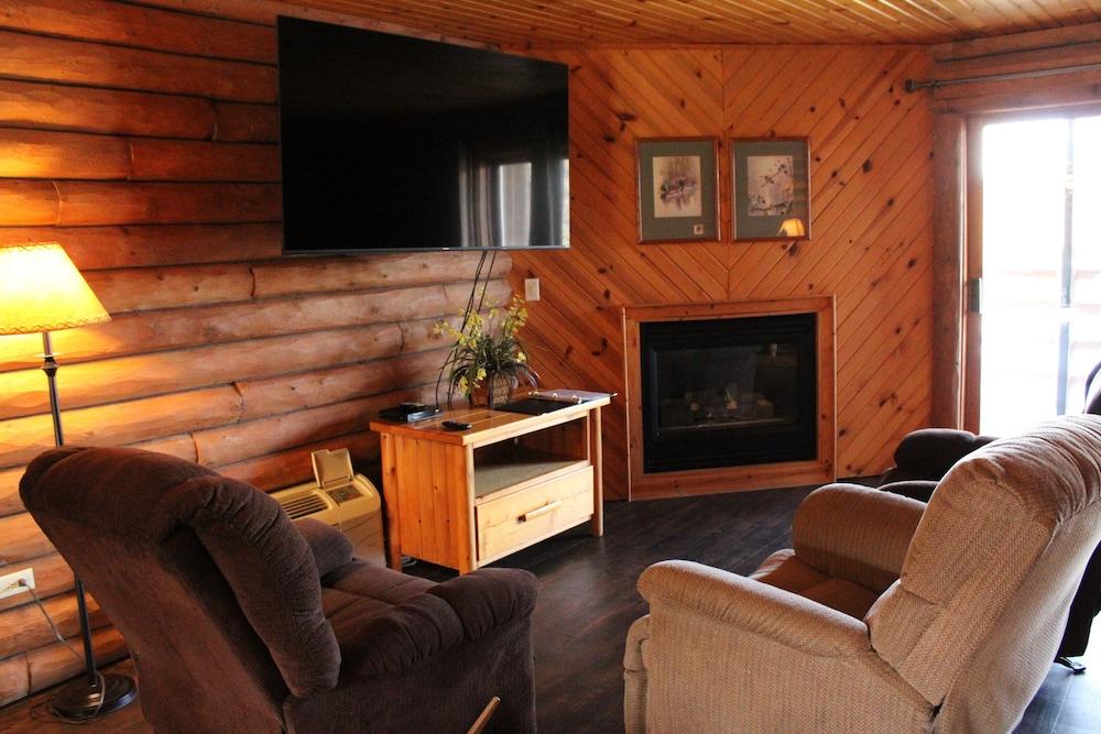 Cedar Lodge and Settlement photo 73